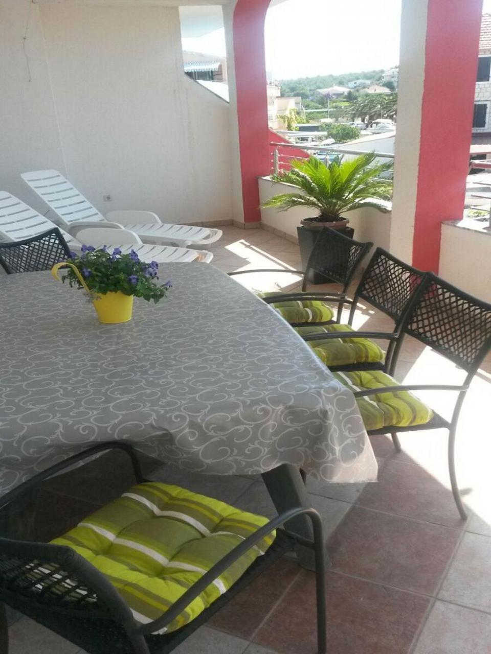Apartments Mare - 30 M From Pebble Beach Сегет-Враниця Екстер'єр фото