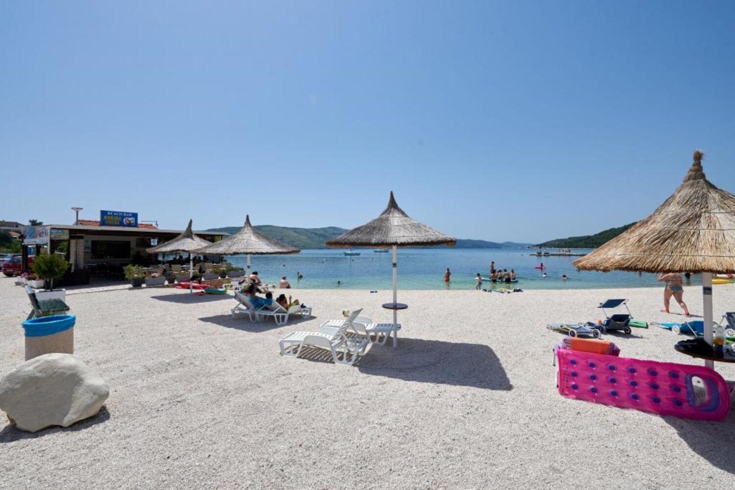 Apartments Mare - 30 M From Pebble Beach Сегет-Враниця Екстер'єр фото