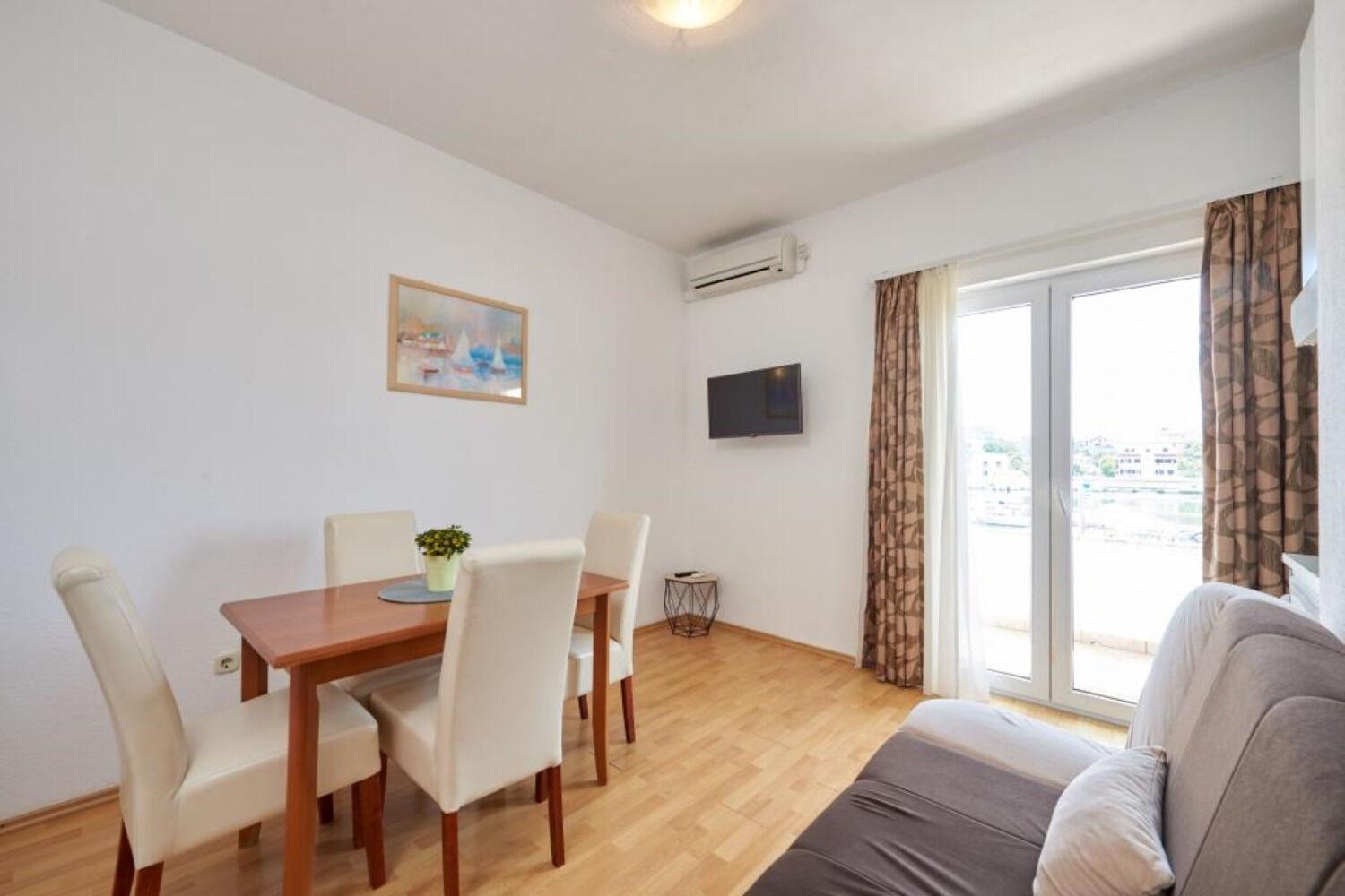 Apartments Mare - 30 M From Pebble Beach Сегет-Враниця Екстер'єр фото