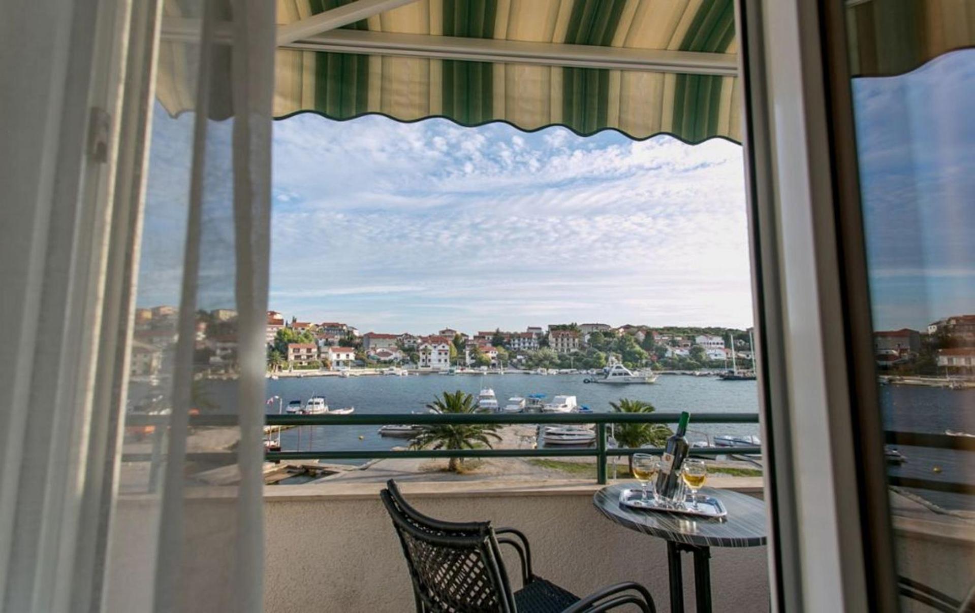 Apartments Mare - 30 M From Pebble Beach Сегет-Враниця Екстер'єр фото