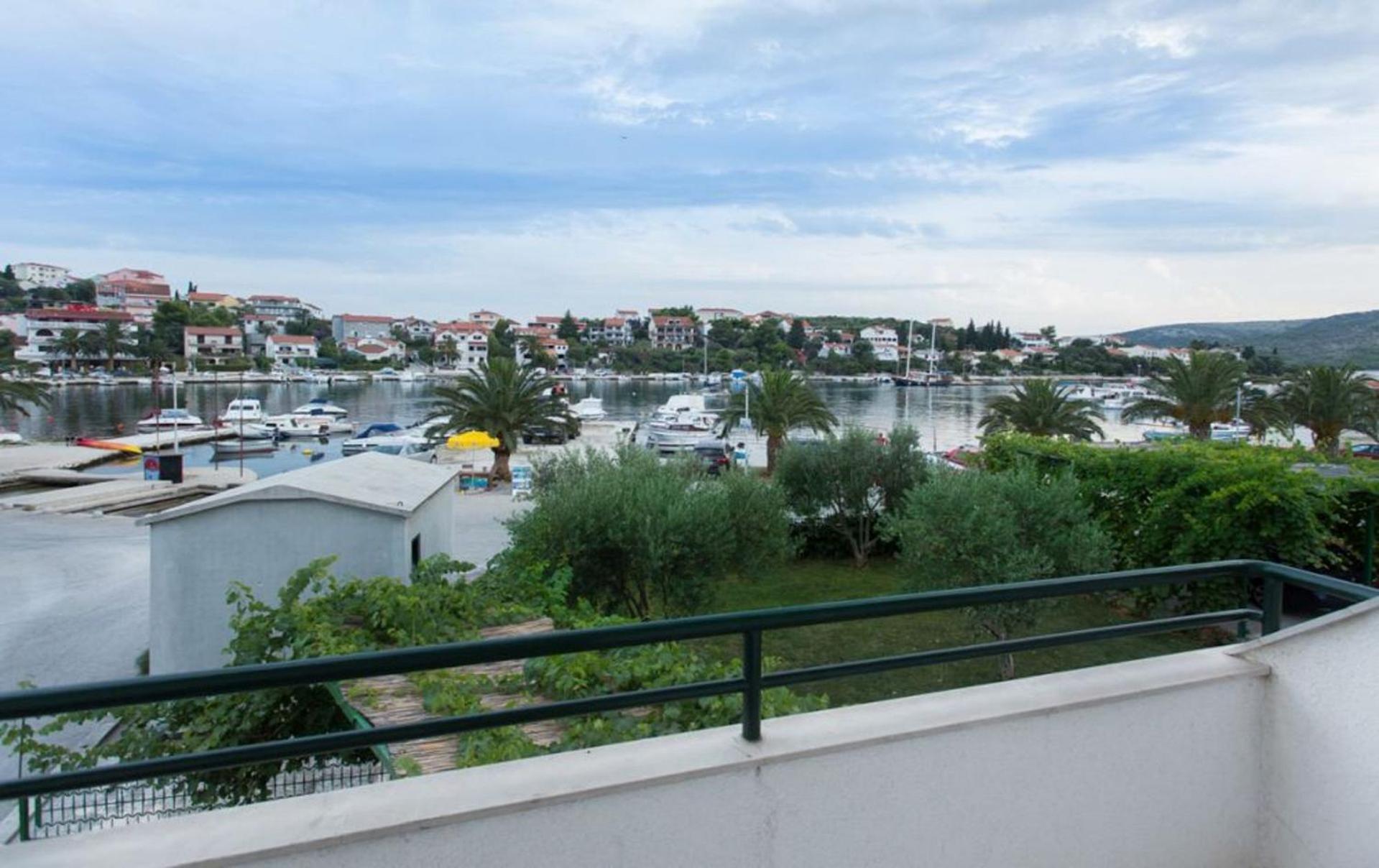 Apartments Mare - 30 M From Pebble Beach Сегет-Враниця Екстер'єр фото